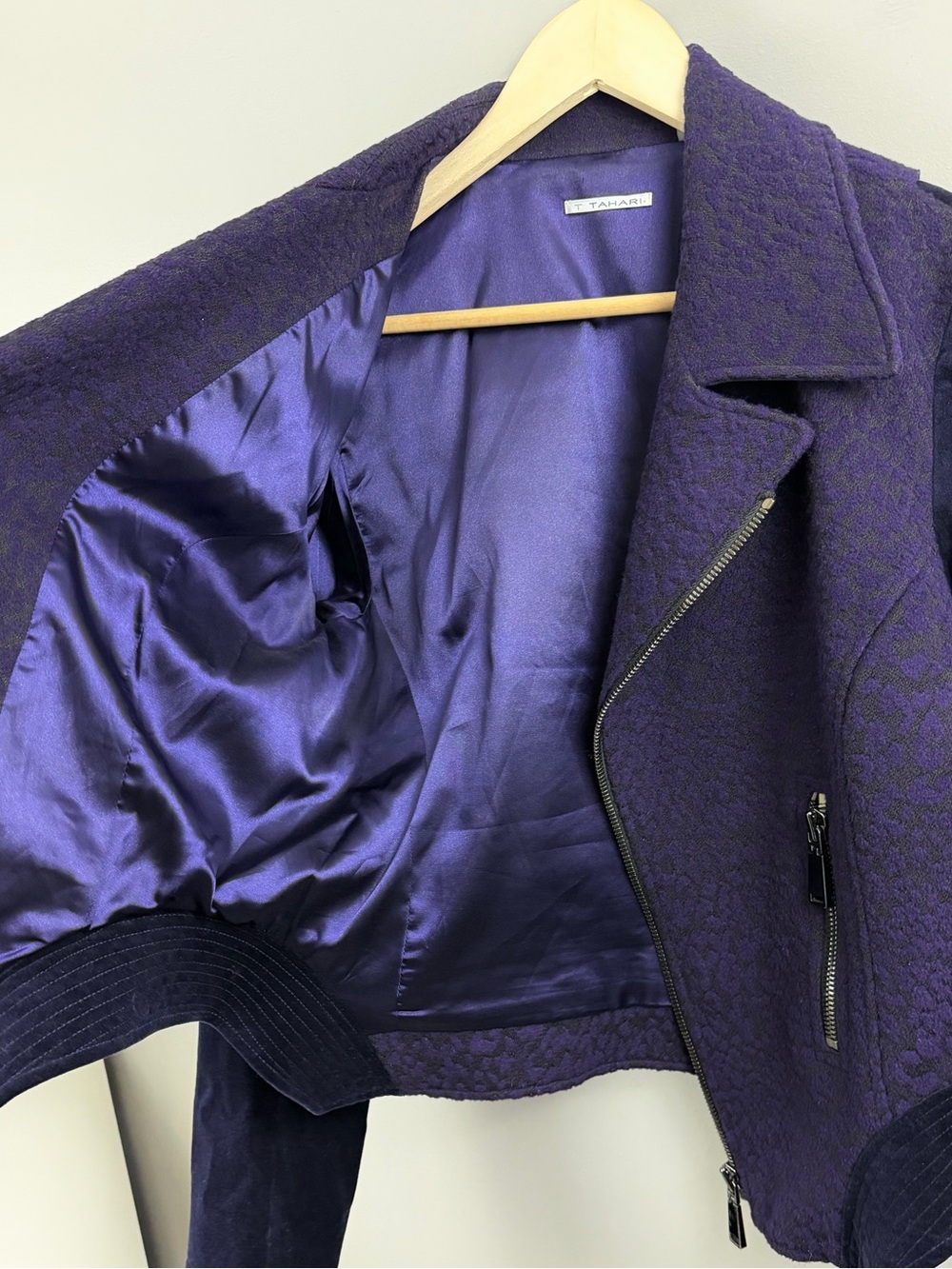 T Tahari Motto Style Wool Blend Velvet Sleeve Jacket Purple Size 12 - Picture 8 of 16